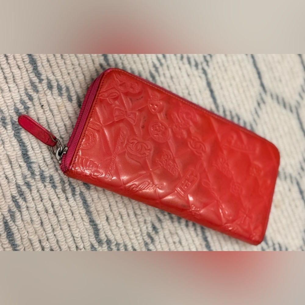 CHANEL Pink Barbie Y2K Vintage Lucky Charm Patent Leather Long Zip Wallet/Clutch - Picture 16 of 16